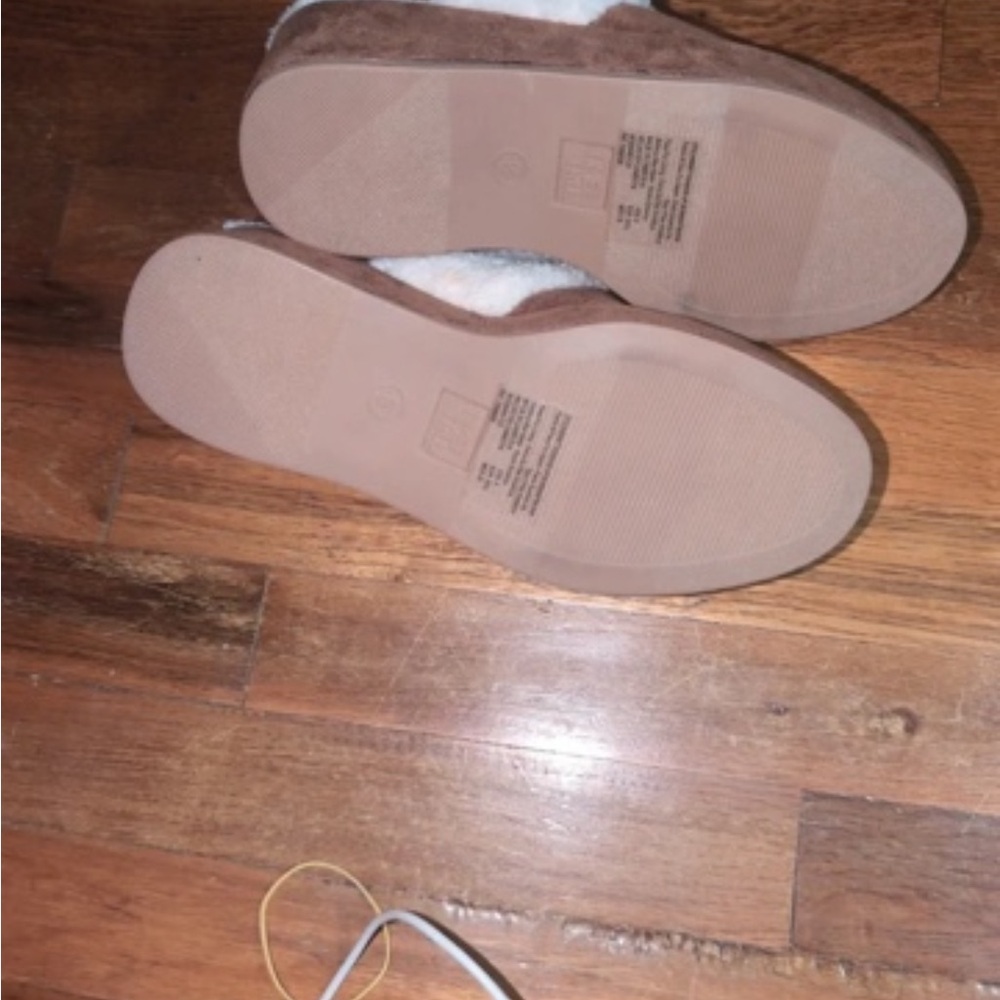 Cozy Faux-Suede Shearling Lined Slippers - Brown & Cream - Picture 4 of 4